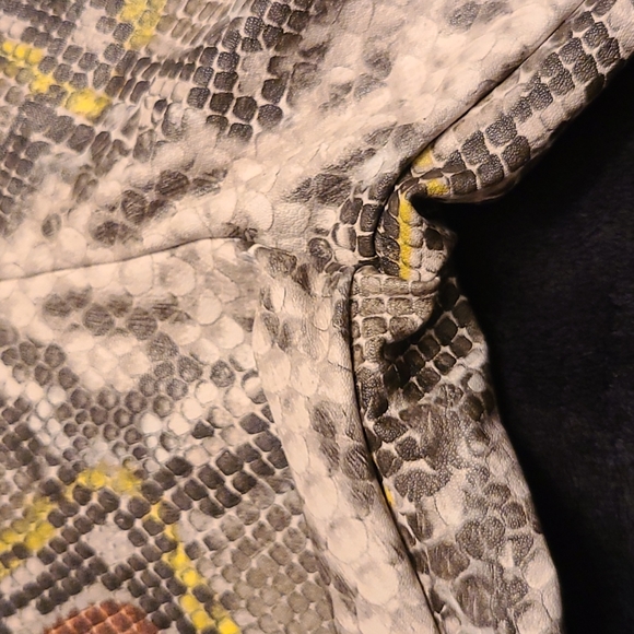 Commando Faux Leather Animal Legging - Picture 6 of 6